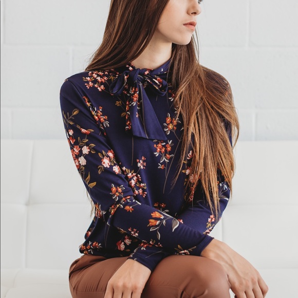 Top - Picture 2 of 5